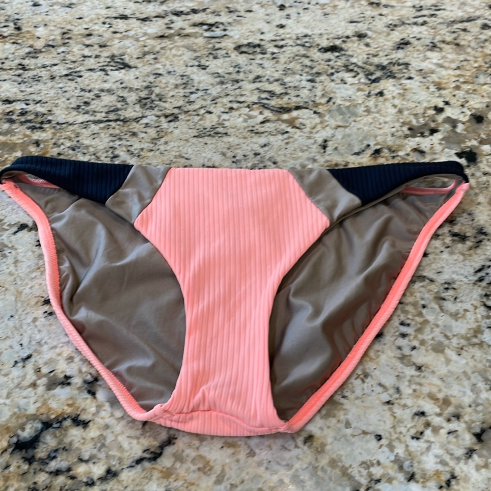 Pilyq Colorblock Bikini Bottoms size medium